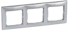 Рамка горизонтальная Legrand Valena 3-м. алюминий/серебрянный штрих картинка